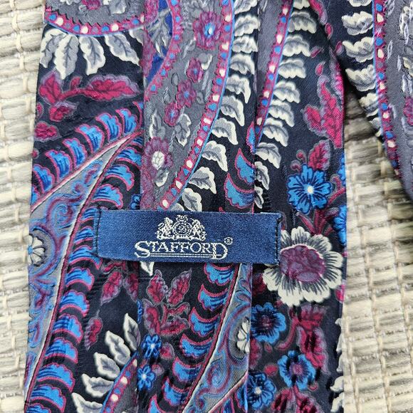 Stafford Mens 100% Silk Neck Tie Multicolor Paisley - Picture 3 of 8